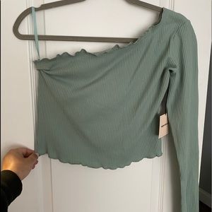 One shoulder top